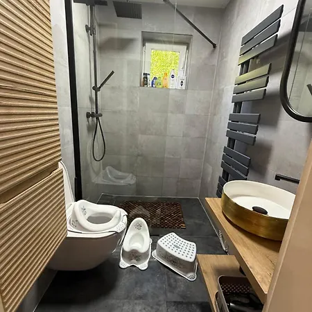 Ausseerland - Relax, Ski, Hike And Bike, Garden, Parking, Bbq, Near Hallstatt, Loser, Tauplitz And Krippenstein, Free Wi-fi And Netflix شقة *